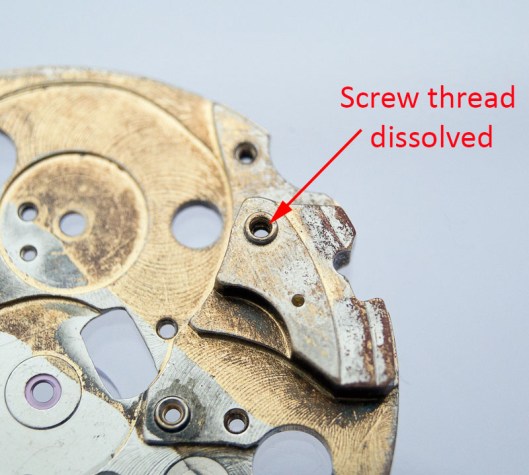 Alum dissolves screw