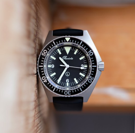 Precista PRS18A on rubber