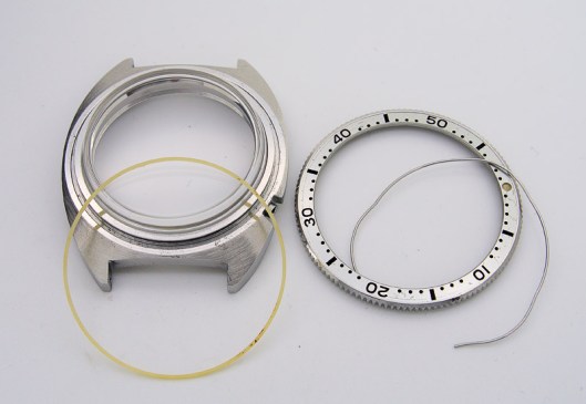 seiko-6106-sports-diver-case