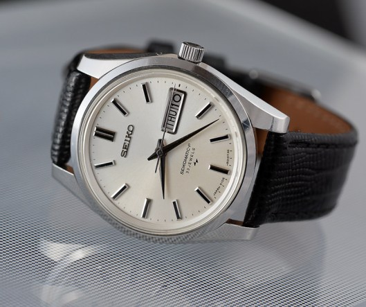 seikomatic-5106-on-leather