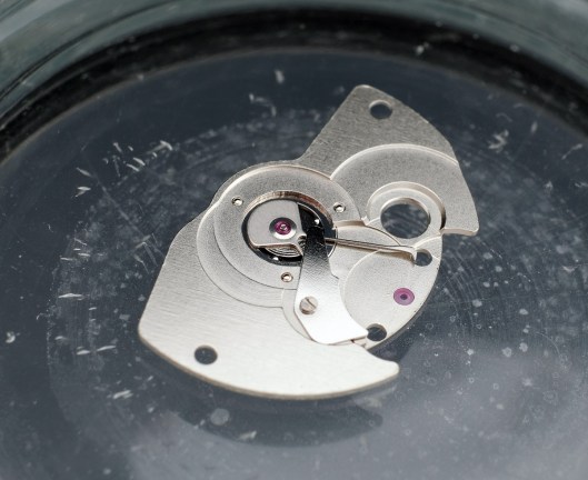 Autowinder bridge from an automatic watch