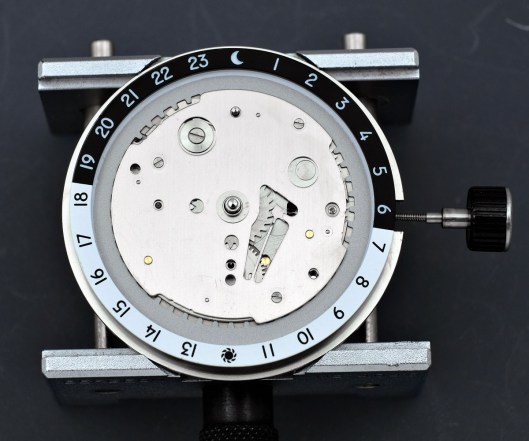 Fitting the dial guard