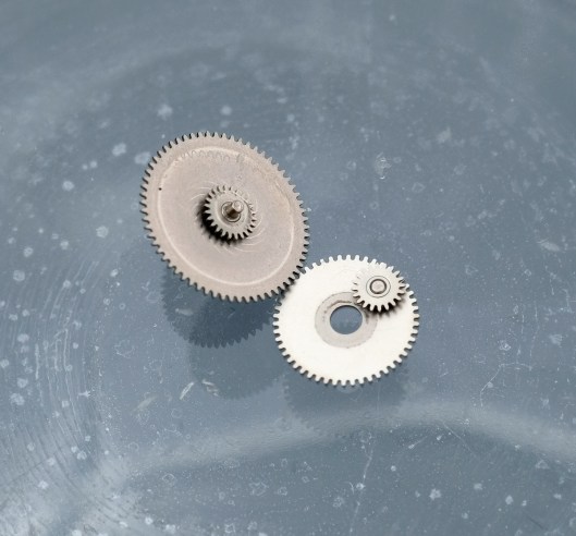 Power reserve wheel in pieces