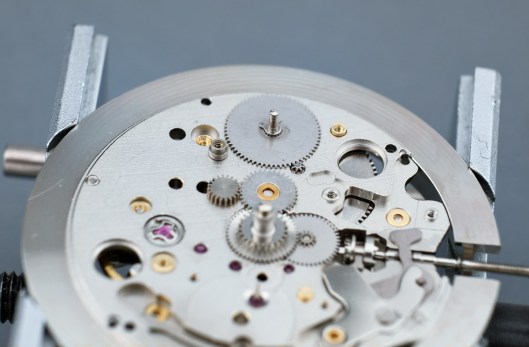 Power reserve wheel refitted to the movement