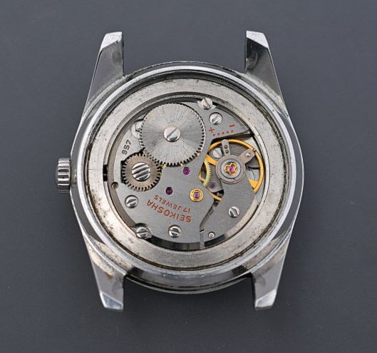 A Seiko 957 hand-wind movement