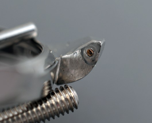 Spring bar tip stuck in lug